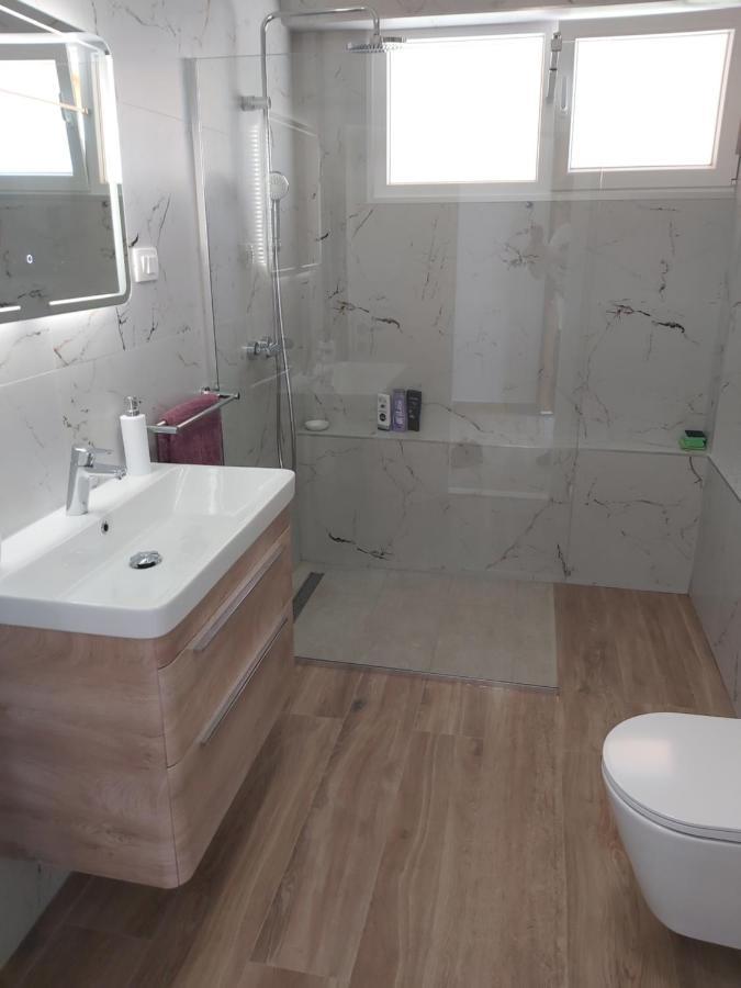 House Petar By Sea Villa